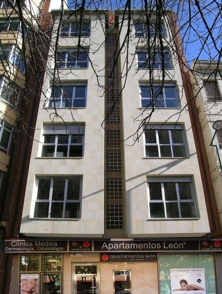 Apartamentos León Buitenkant foto